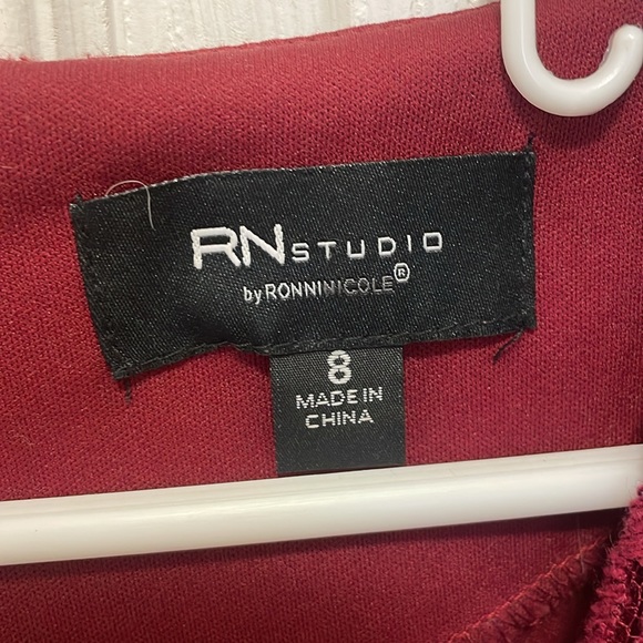 Women’s dress - Picture 2 of 5